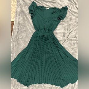 Green midi pleated dress